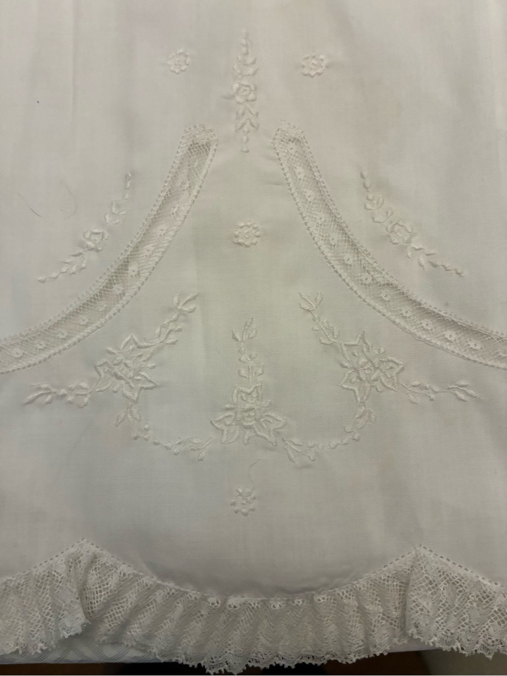 Feltman Brothers new  Christening 2 piece gown - Picture 4 of 15